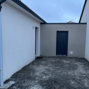 Annexe en béton enduit Toit Terrasse